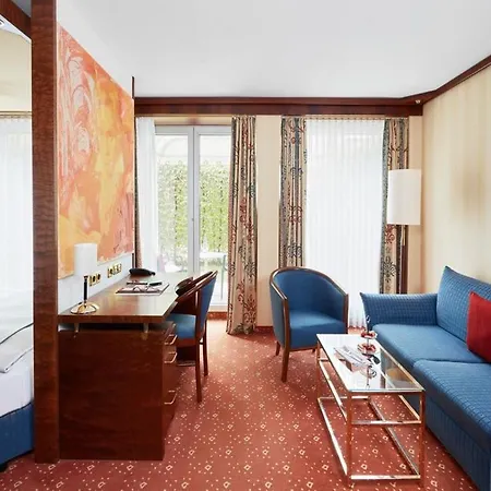 Otel Living Kanzler Bonn