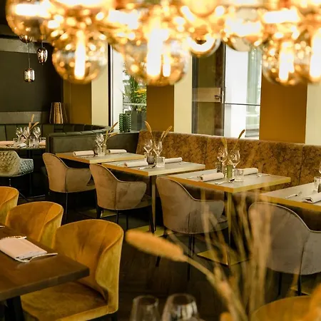 Living Kanzler Hotel